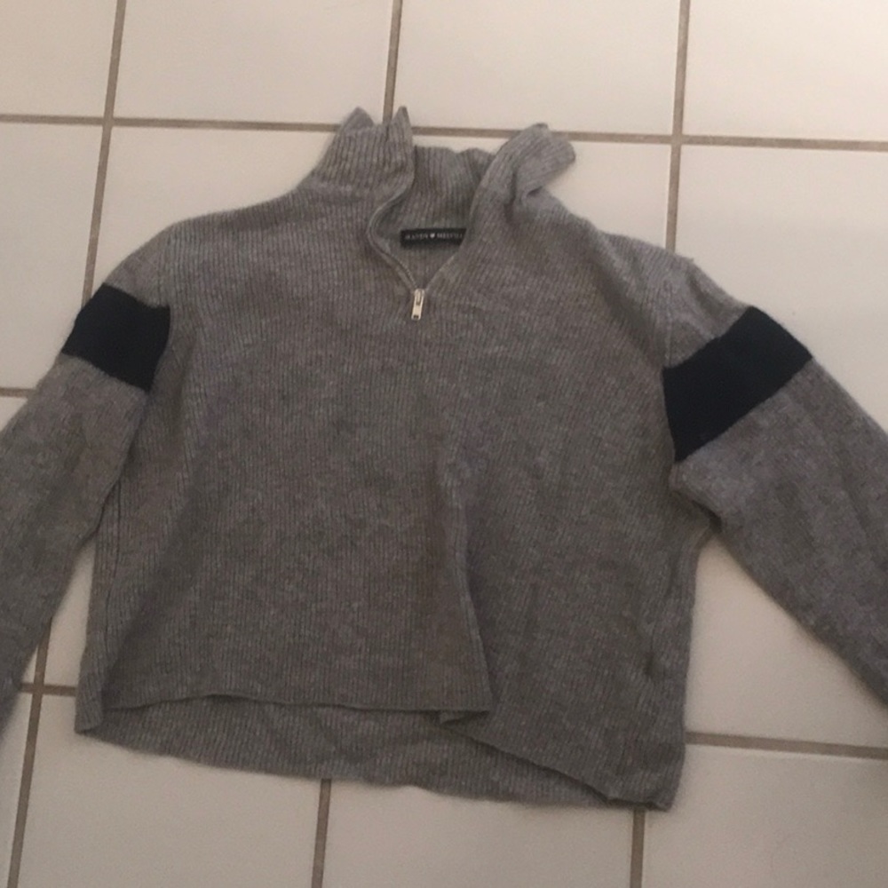 Super cute cropped Brandy Melville quarter zip